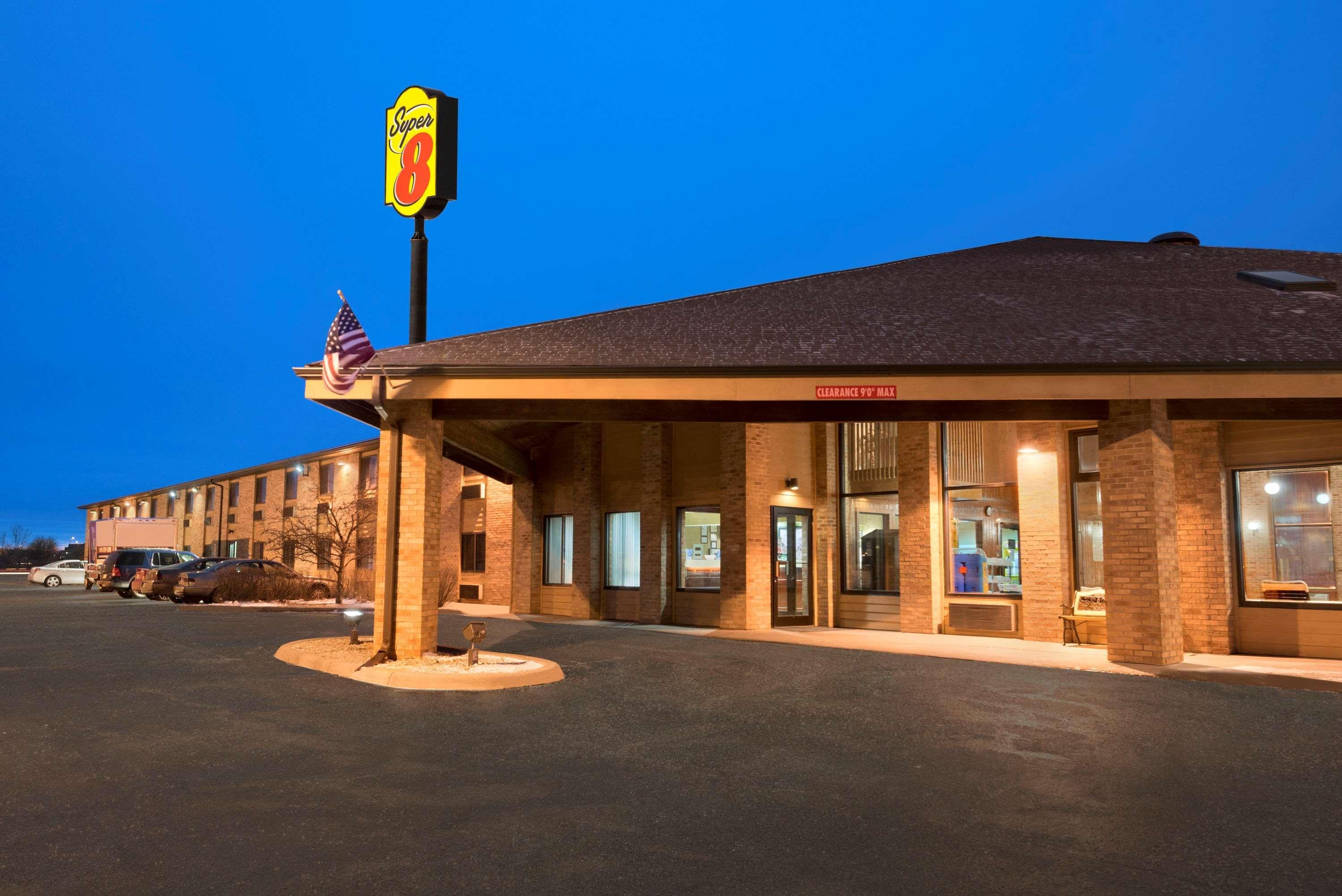 Super 8 By Wyndham Green Bay I-43 Bus. Park Exterior foto